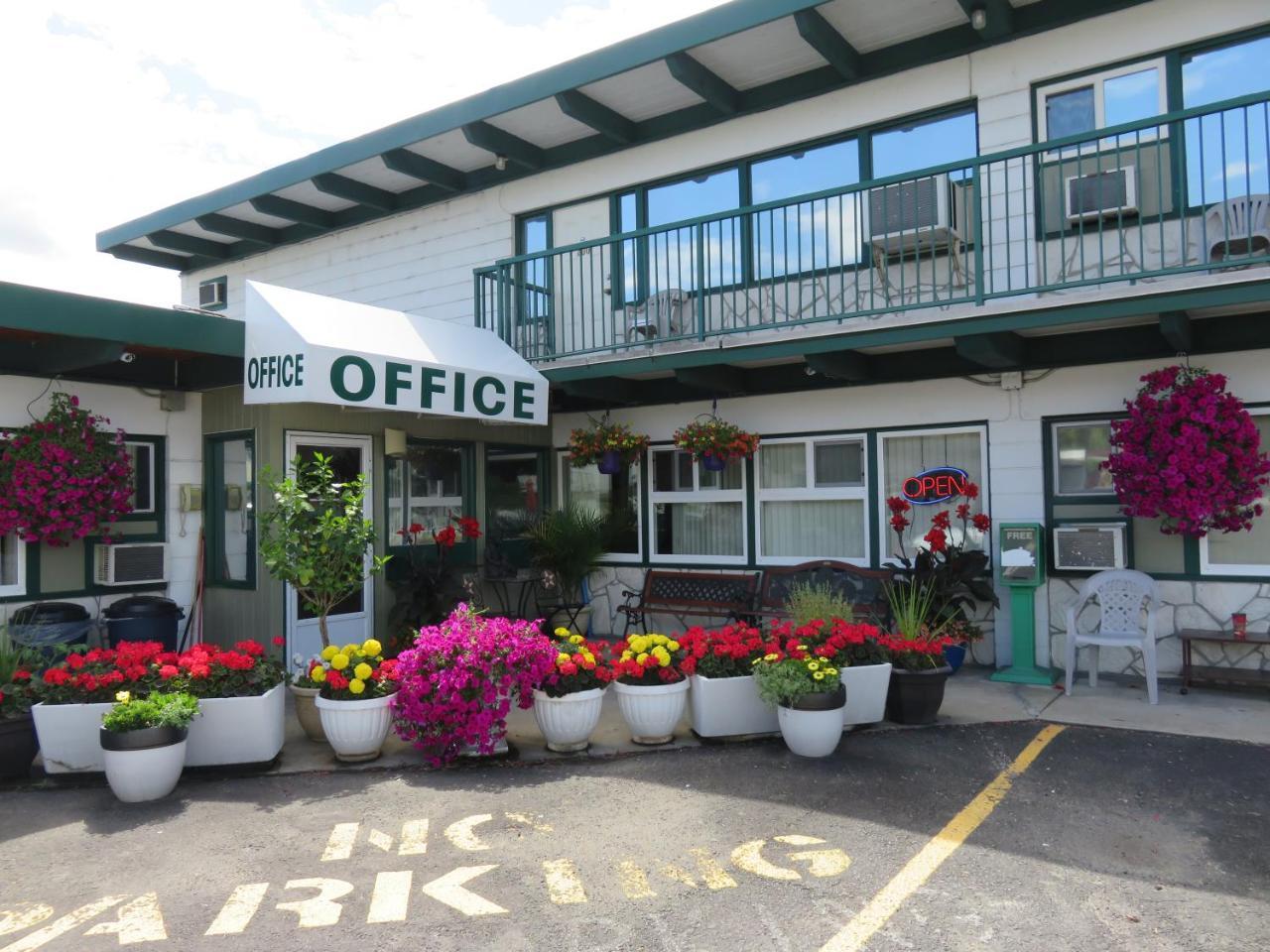 Flamingo Motel 펜틱턴 외부 사진